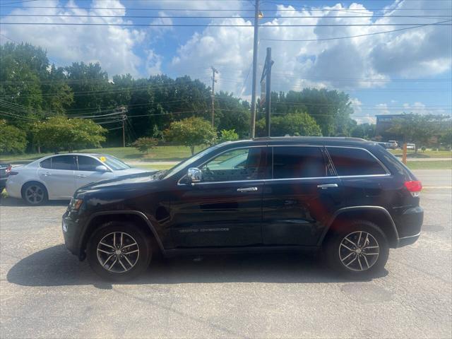 used 2017 Jeep Grand Cherokee car, priced at $13,889