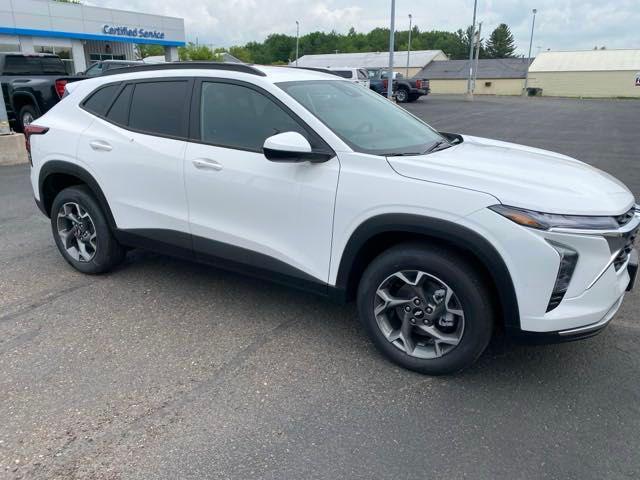 new 2025 Chevrolet Trax car, priced at $24,828