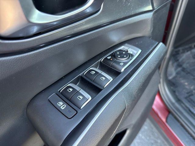 used 2025 Kia Sorento car, priced at $28,979
