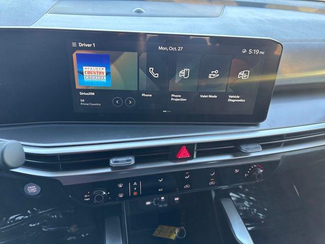 used 2025 Kia Sorento car, priced at $28,979