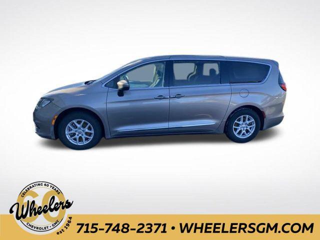 used 2017 Chrysler Pacifica car, priced at $18,684