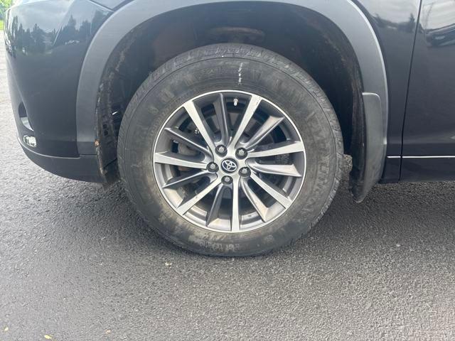 used 2018 Toyota Highlander car, priced at $25,254