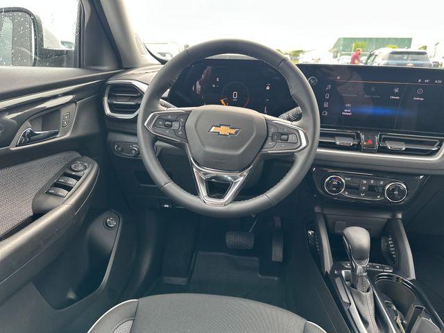 new 2025 Chevrolet TrailBlazer car, priced at $32,350