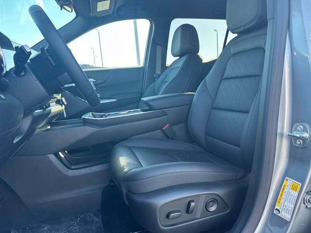 new 2025 Chevrolet Equinox car, priced at $31,097