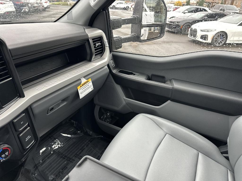 new 2025 Ford F-350 car