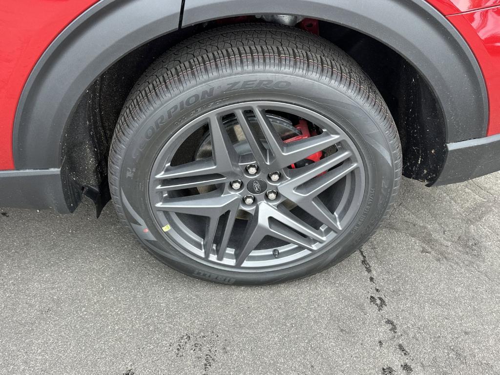 new 2025 Ford Explorer car, priced at $63,218