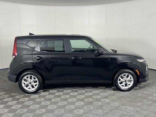 used 2021 Kia Soul car, priced at $15,162