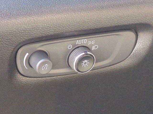 used 2023 Chevrolet Traverse car, priced at $29,995
