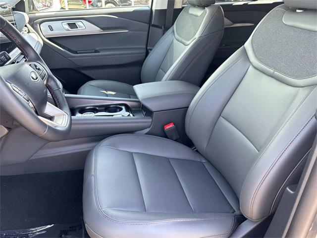 new 2025 Ford Explorer car, priced at $43,079