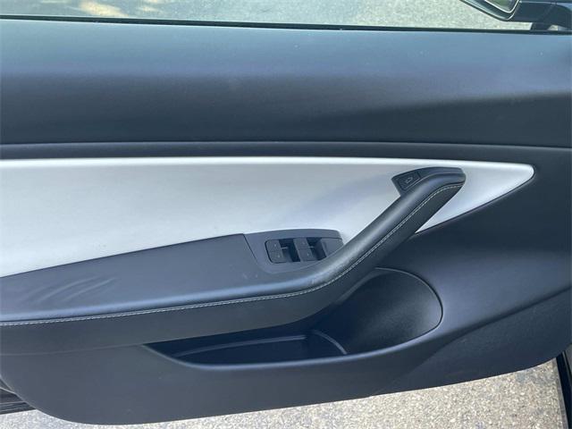 used 2021 Tesla Model 3 car, priced at $26,000