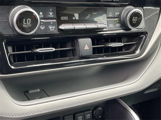 used 2020 Toyota Highlander Hybrid car, priced at $30,810
