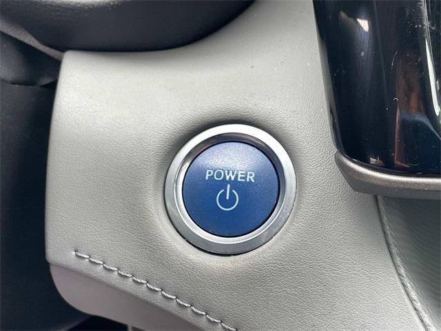 used 2020 Toyota Highlander Hybrid car, priced at $30,810