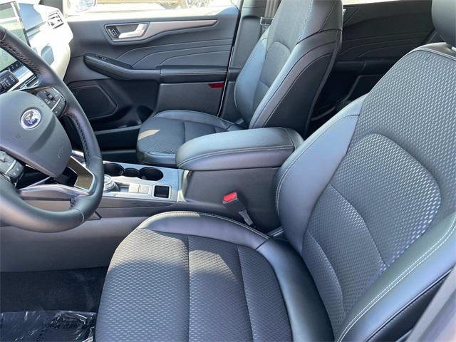 new 2025 Ford Escape PHEV car, priced at $33,081