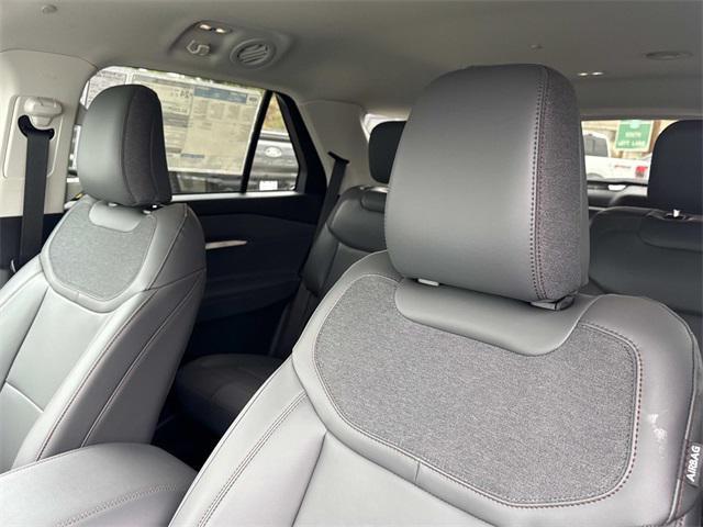 new 2025 Ford Explorer car, priced at $43,544
