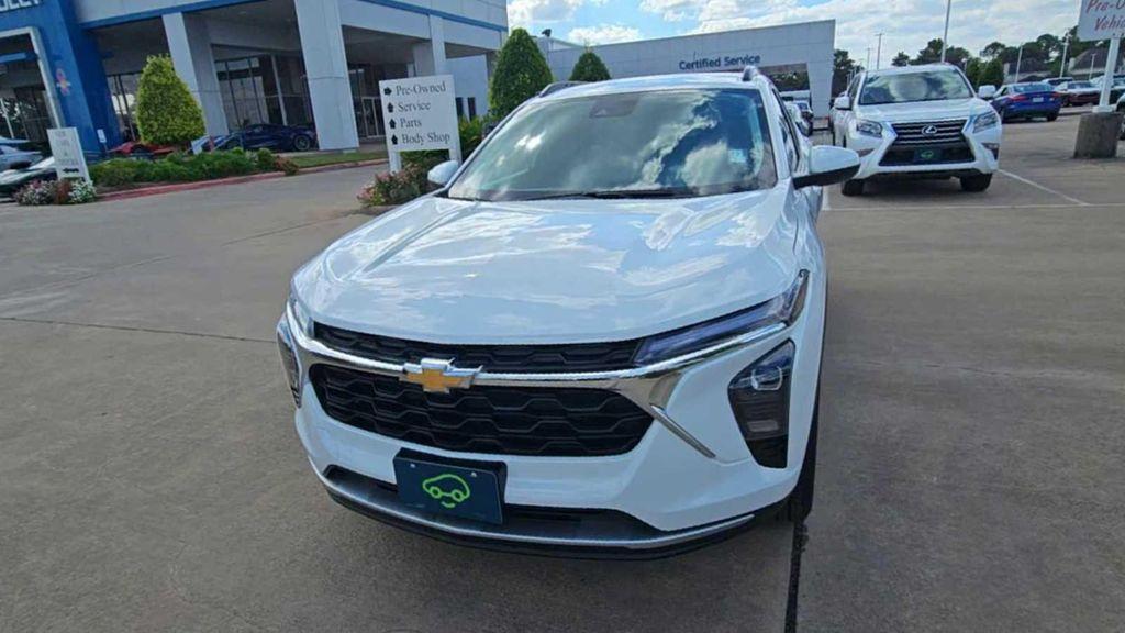 used 2024 Chevrolet Trax car, priced at $22,899