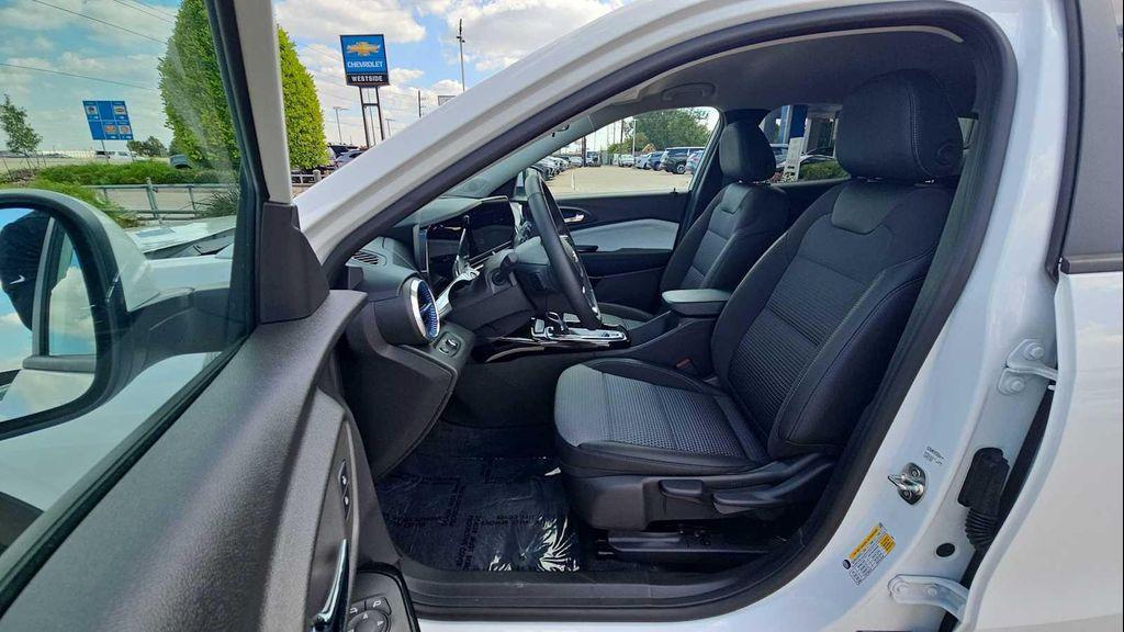 used 2024 Chevrolet Trax car, priced at $22,899
