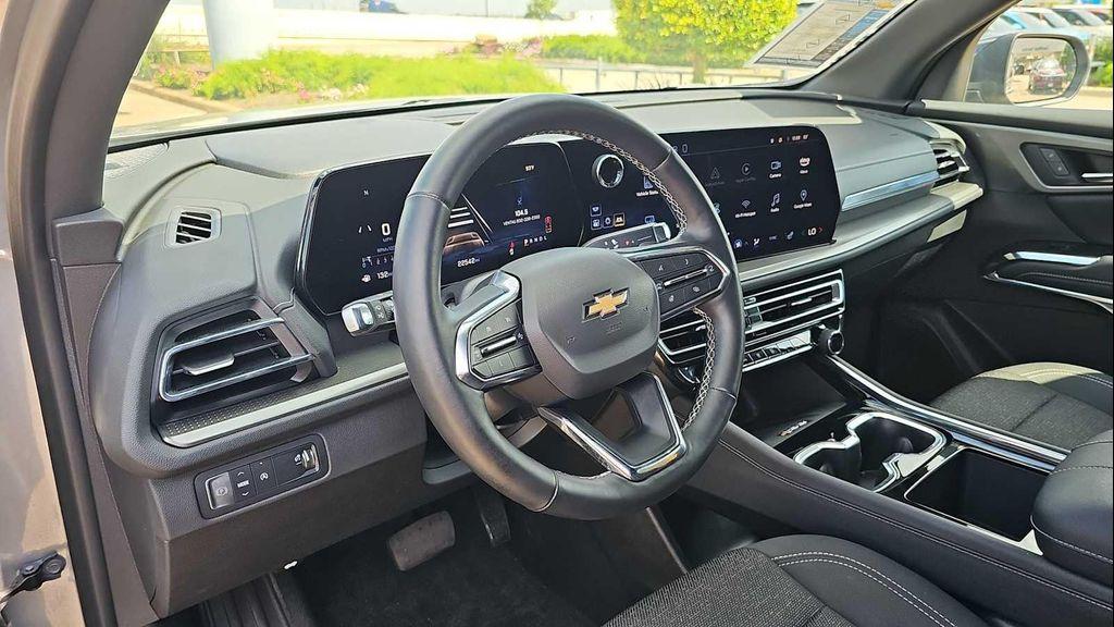 used 2025 Chevrolet Traverse car, priced at $36,499