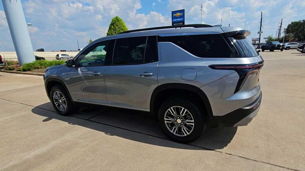 used 2025 Chevrolet Traverse car, priced at $36,499