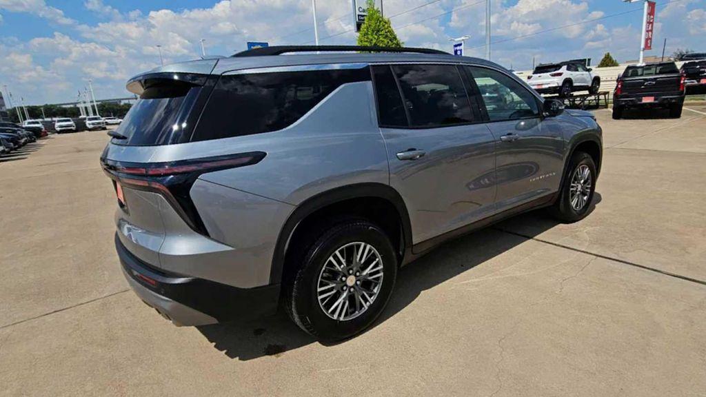 used 2025 Chevrolet Traverse car, priced at $36,499
