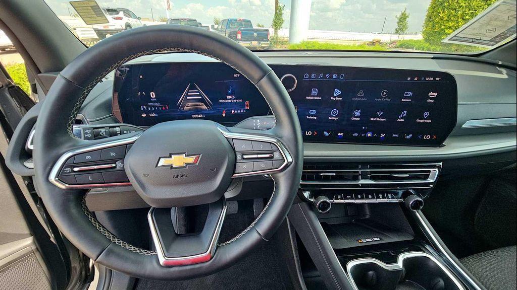 used 2025 Chevrolet Traverse car, priced at $36,499