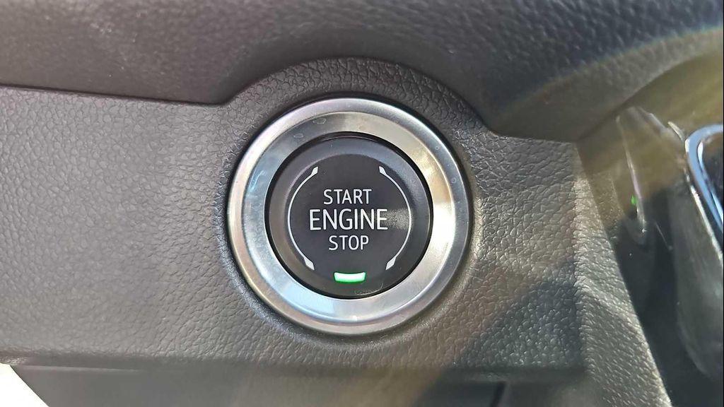 used 2024 Chevrolet Traverse car, priced at $50,399