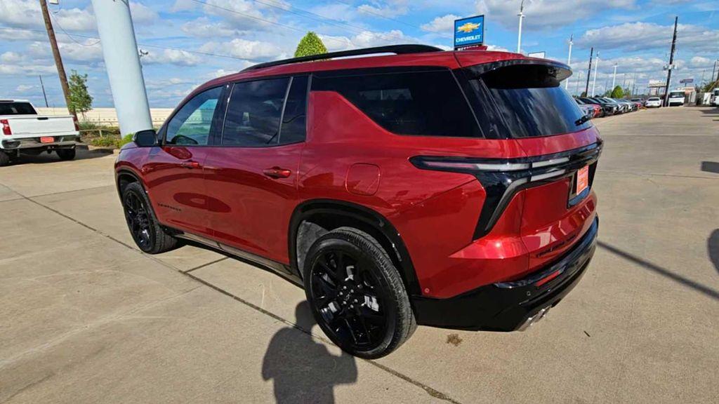 used 2024 Chevrolet Traverse car, priced at $50,399