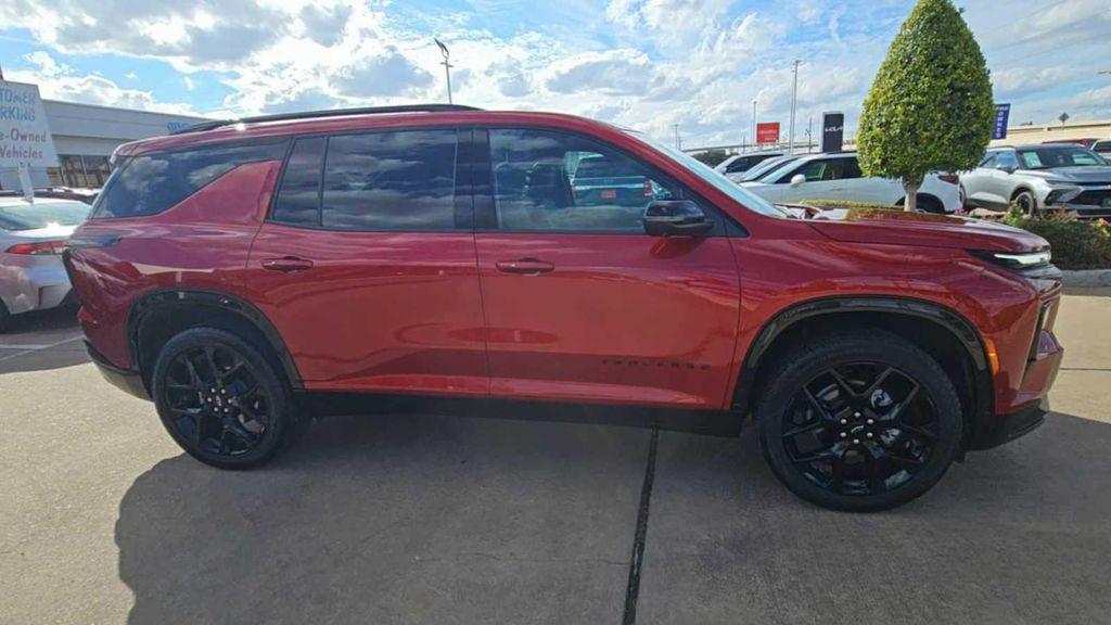 used 2024 Chevrolet Traverse car, priced at $50,399