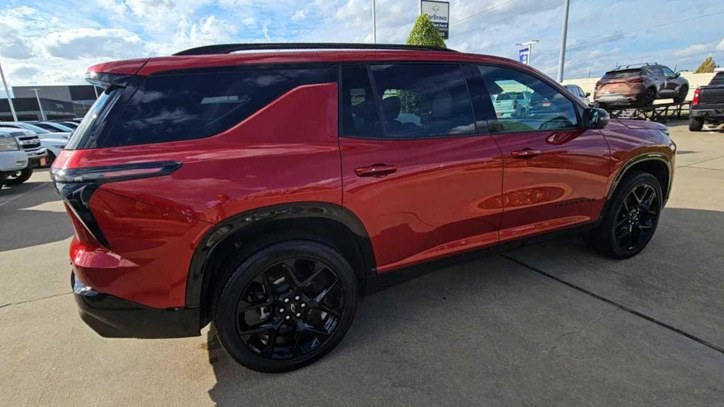 used 2024 Chevrolet Traverse car, priced at $50,399