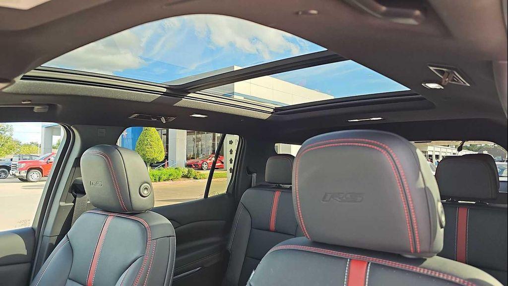 used 2024 Chevrolet Traverse car, priced at $50,399