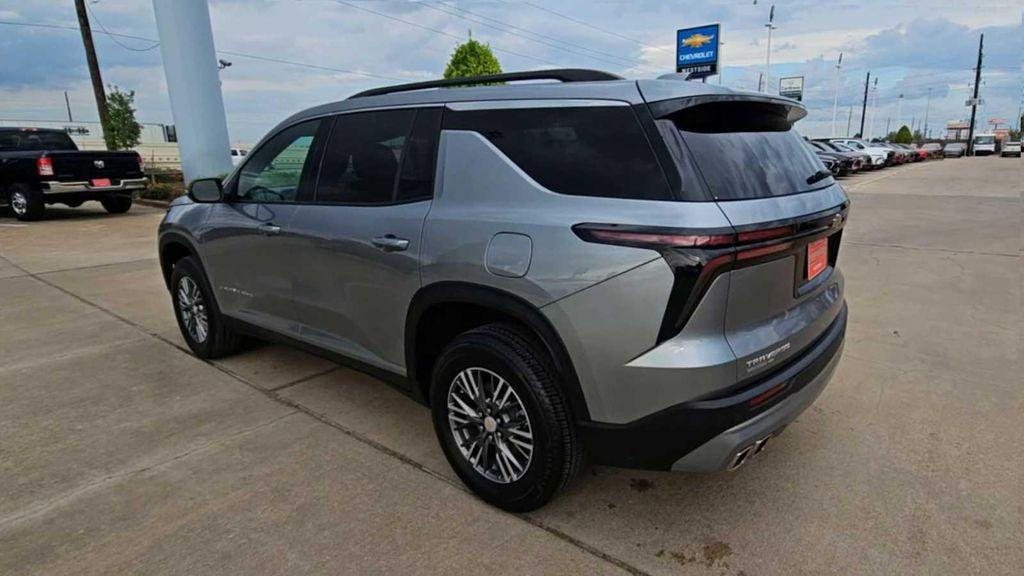 used 2025 Chevrolet Traverse car, priced at $37,499