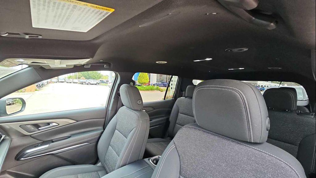 used 2025 Chevrolet Traverse car, priced at $37,499