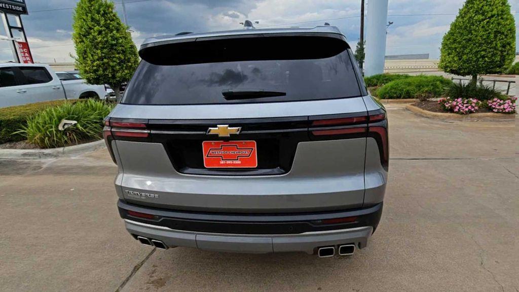 used 2025 Chevrolet Traverse car, priced at $37,499