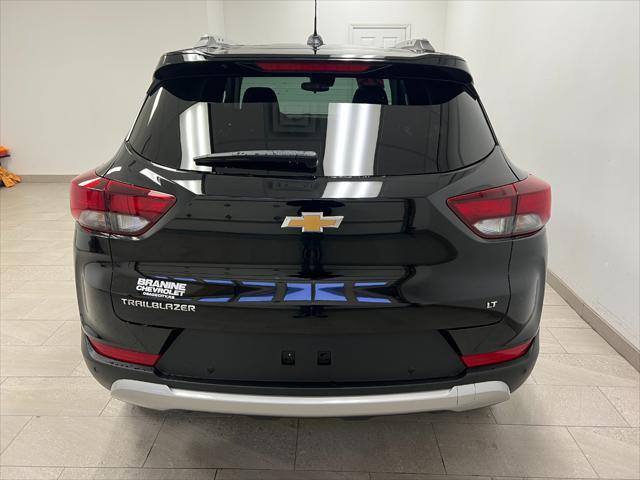 new 2025 Chevrolet TrailBlazer car, priced at $27,020