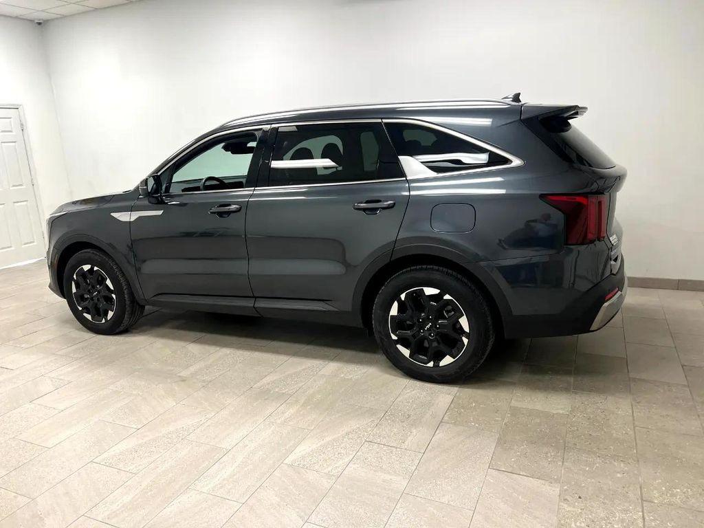 used 2024 Kia Sorento car, priced at $29,000