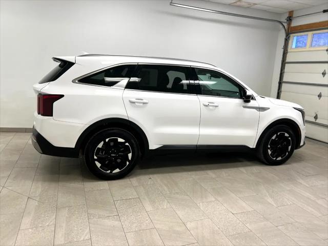 used 2024 Kia Sorento car, priced at $31,850