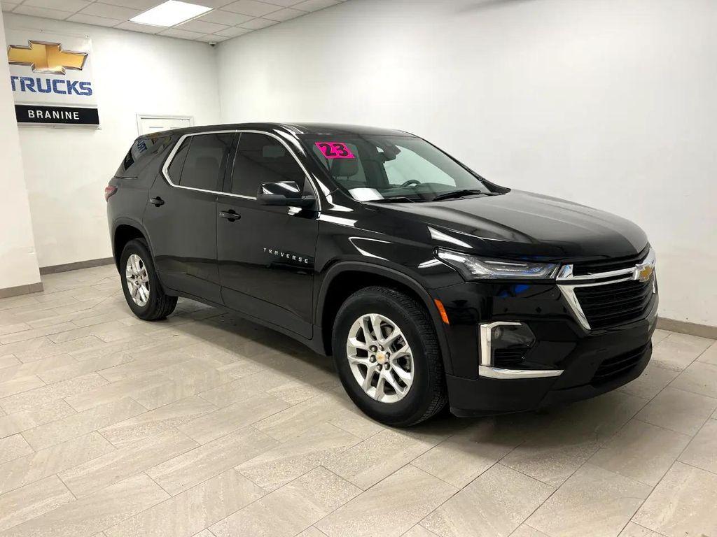 used 2023 Chevrolet Traverse car, priced at $31,200