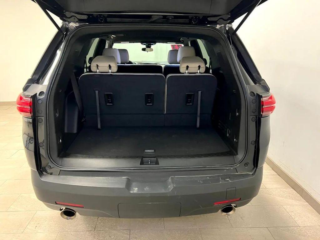used 2023 Chevrolet Traverse car, priced at $31,200