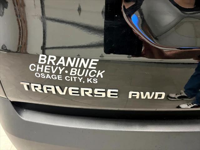 used 2023 Chevrolet Traverse car, priced at $32,000