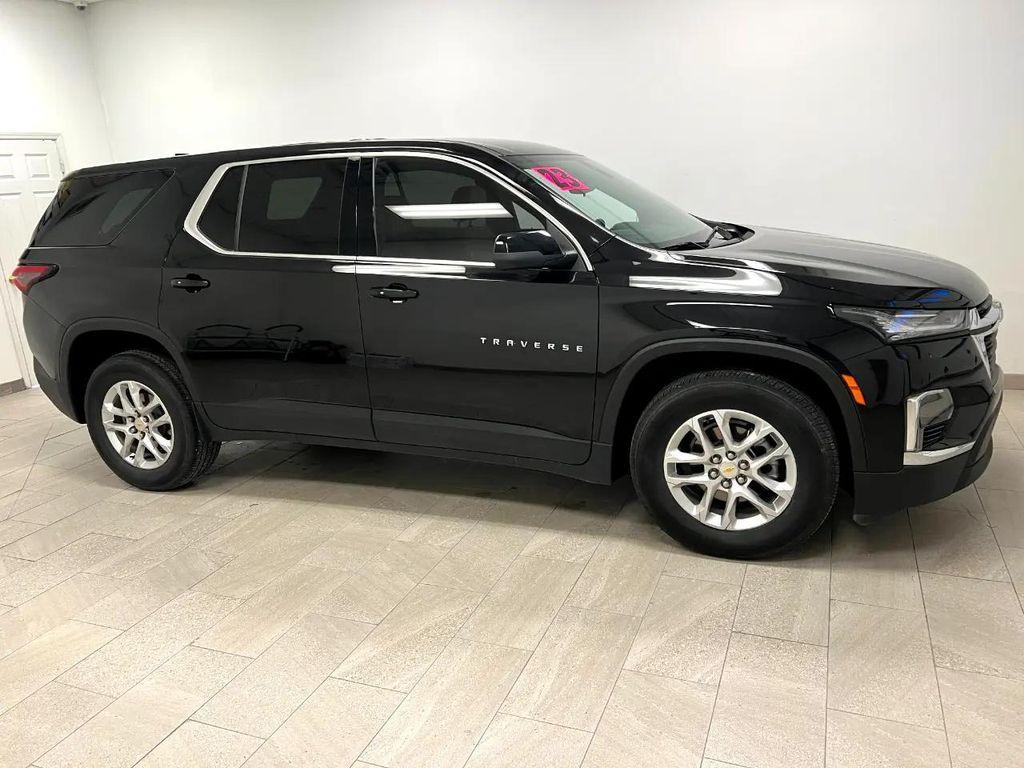 used 2023 Chevrolet Traverse car, priced at $31,200