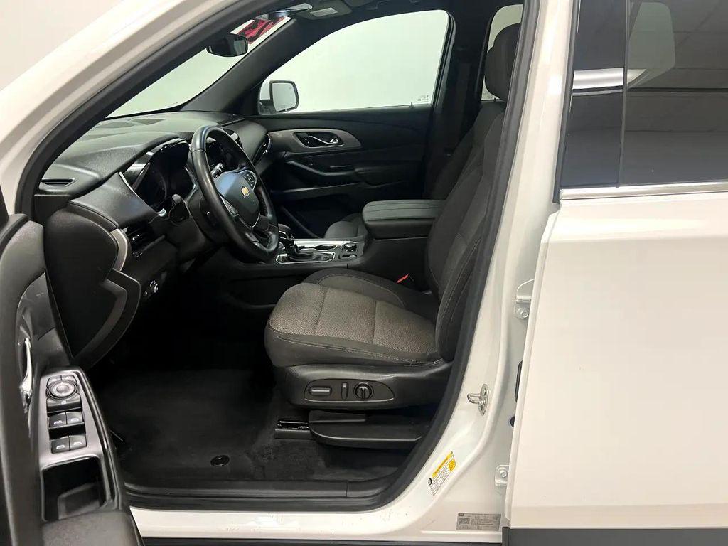 used 2023 Chevrolet Traverse car, priced at $34,000