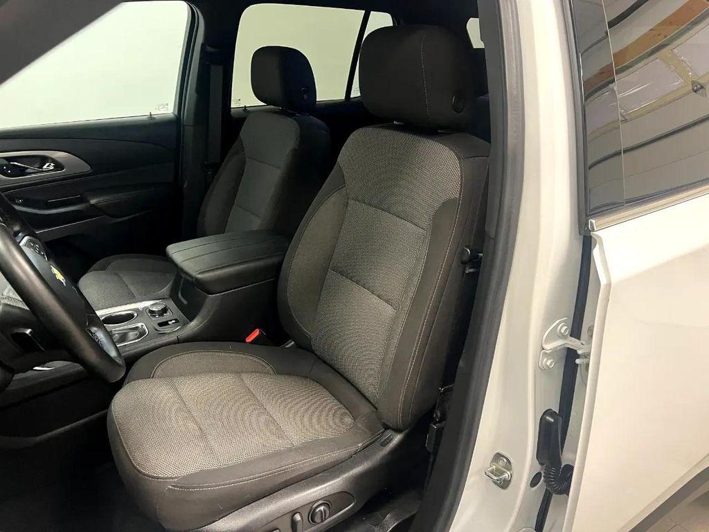 used 2023 Chevrolet Traverse car, priced at $34,000