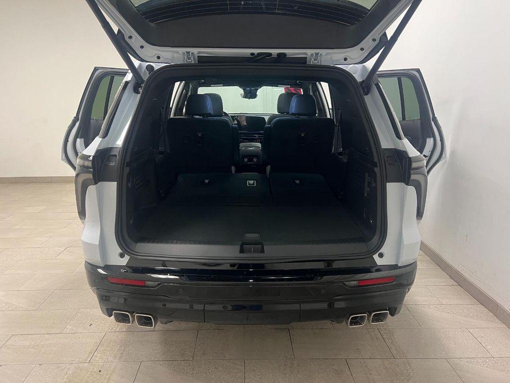 new 2026 Chevrolet Traverse car, priced at $61,830