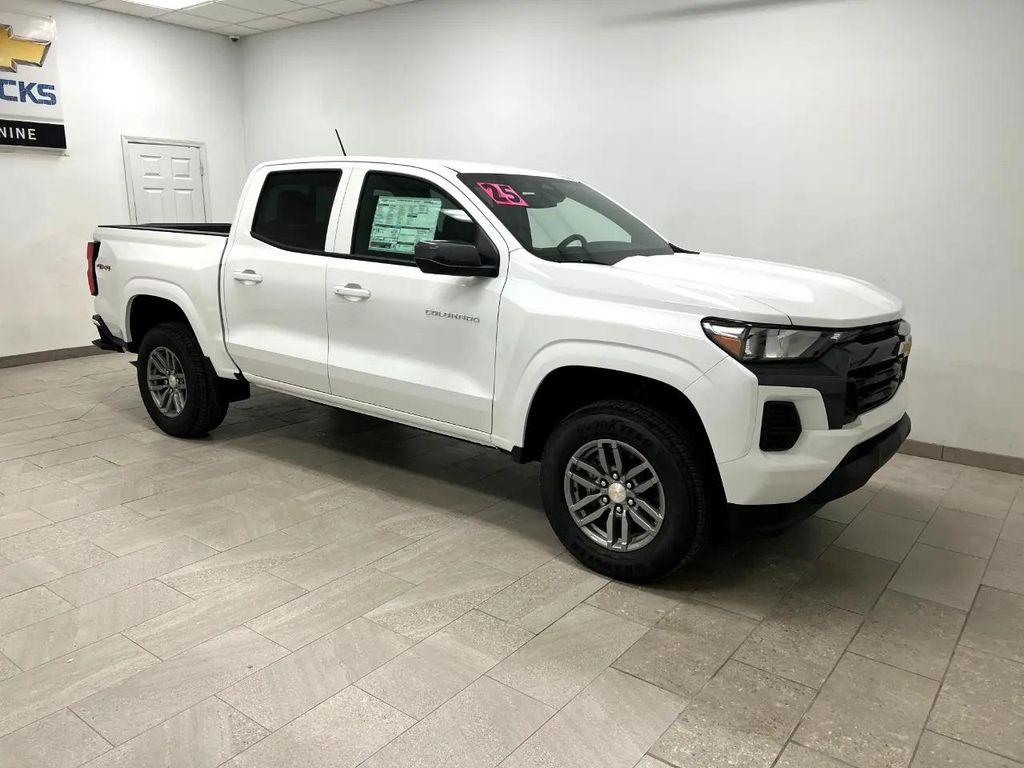 new 2025 Chevrolet Colorado car, priced at $40,890