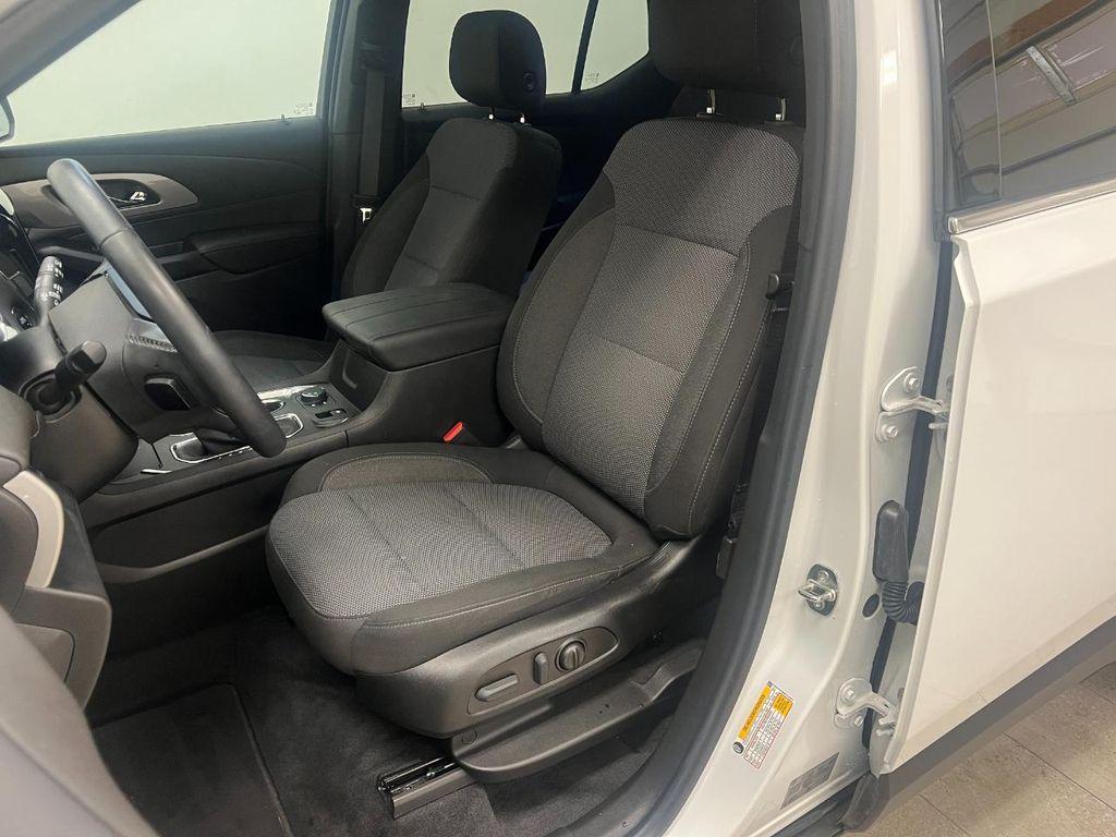 used 2023 Chevrolet Traverse car, priced at $31,000
