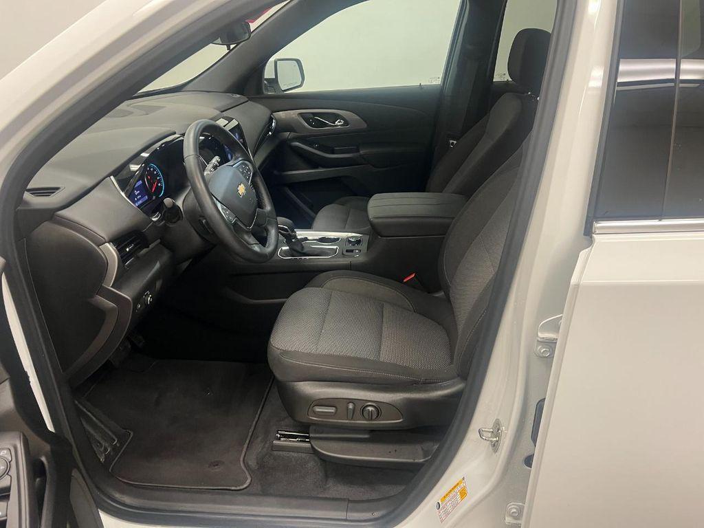 used 2023 Chevrolet Traverse car, priced at $31,000