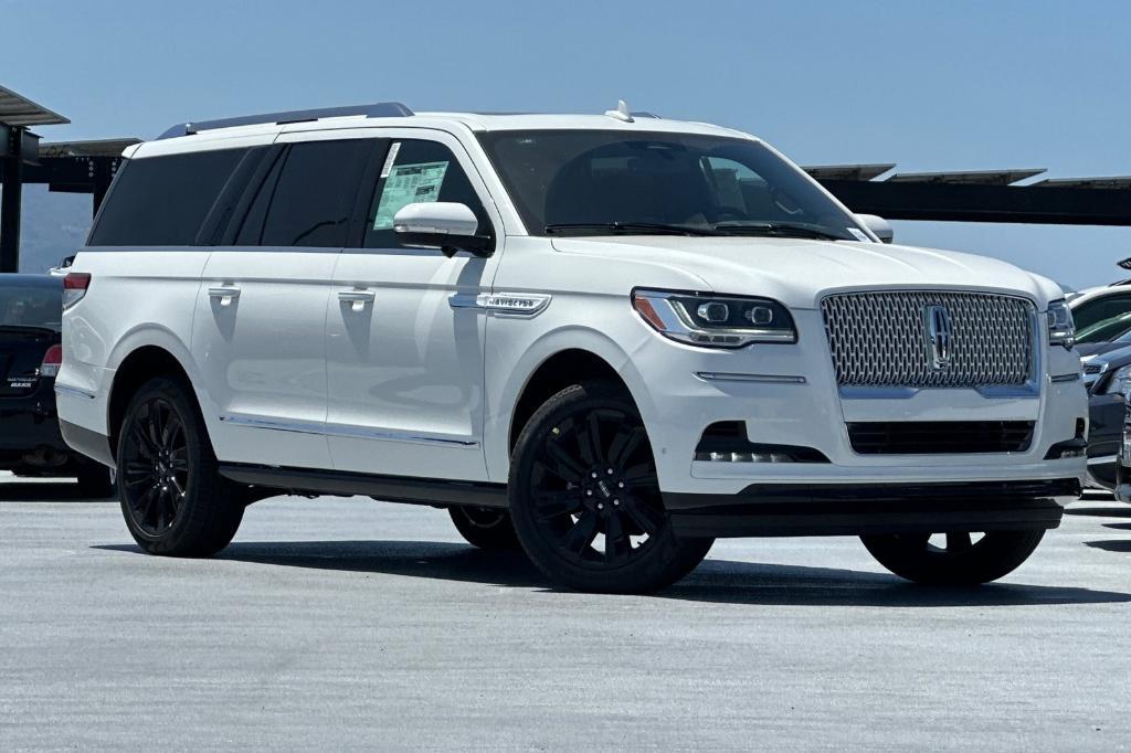 new 2024 Lincoln Navigator L car, priced at $113,070