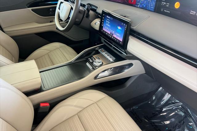 used 2024 Lincoln Nautilus car, priced at $55,888