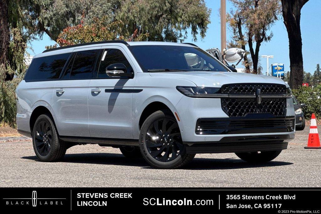 new 2025 Lincoln Navigator car, priced at $110,425