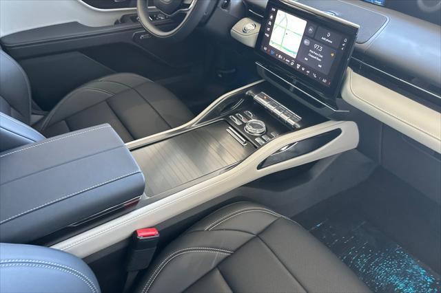 new 2025 Lincoln Nautilus car, priced at $60,020