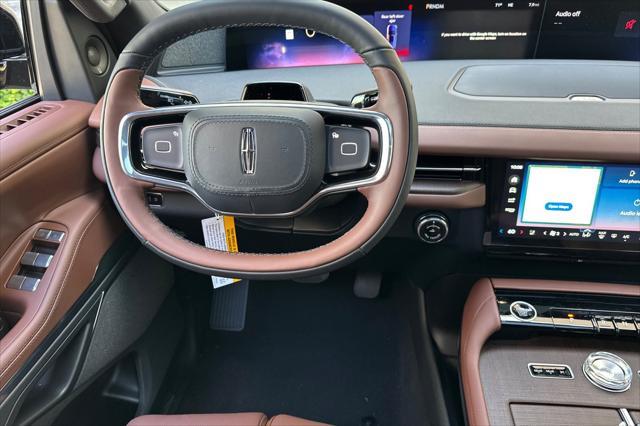new 2025 Lincoln Navigator car, priced at $106,255